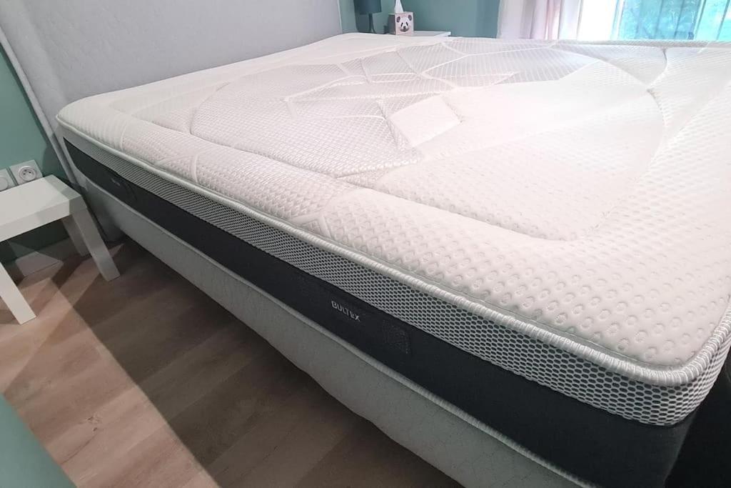 Charmant Logement Avec Jacuzzi Mantes-la-Jolie Exteriér fotografie