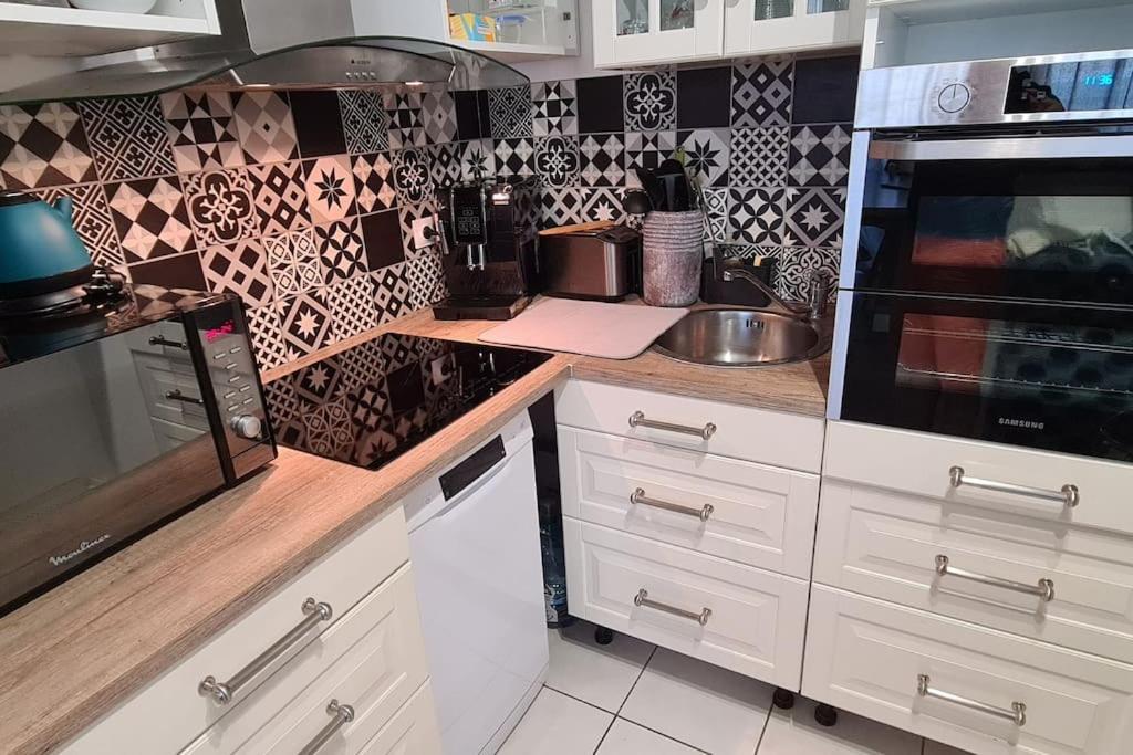 Charmant Logement Avec Jacuzzi Mantes-la-Jolie Exteriér fotografie
